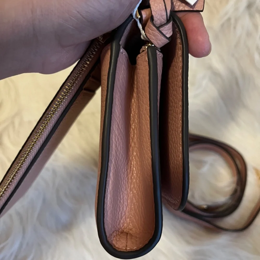 Tory Burch Crossbody comes with an insert - Picture 8 of 8